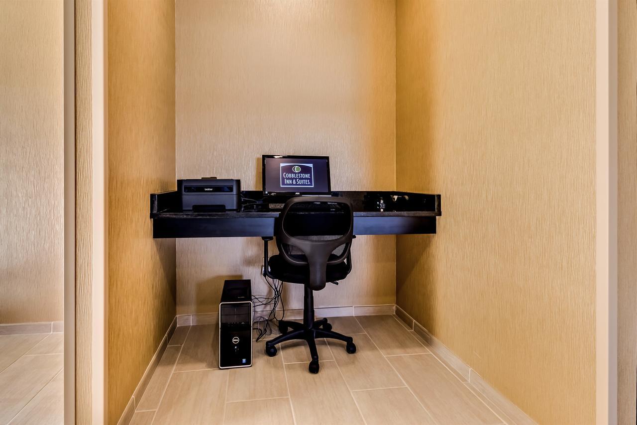 Cobblestone Inn & Suites - Waverly Buitenkant foto